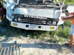 Vehículo accidente comunidad indígena kilómetro 40