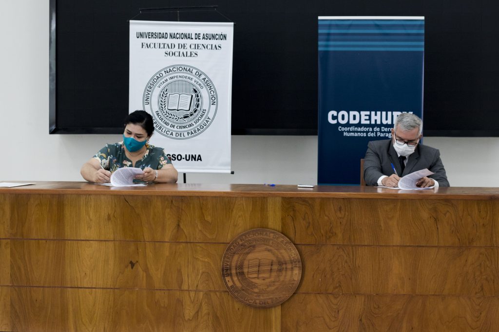 Firma de acuerdo entre la Codehupy, CDE y la Facso.